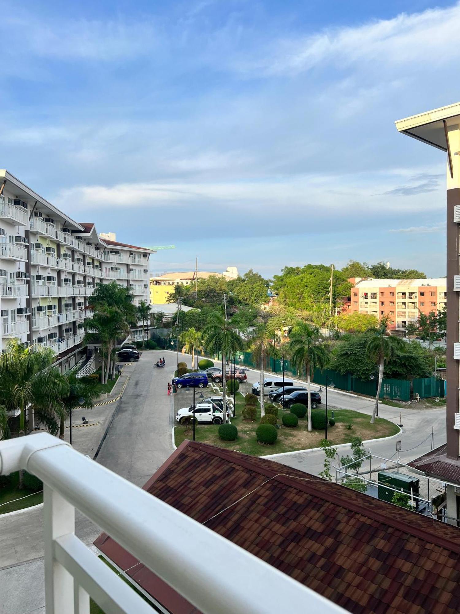 Vp - Amani Grand Resort Residences, 03 Minutes Away From Mactan Airport - Bldg B - Unit 522 Lapu-Lapu City Exteriör bild